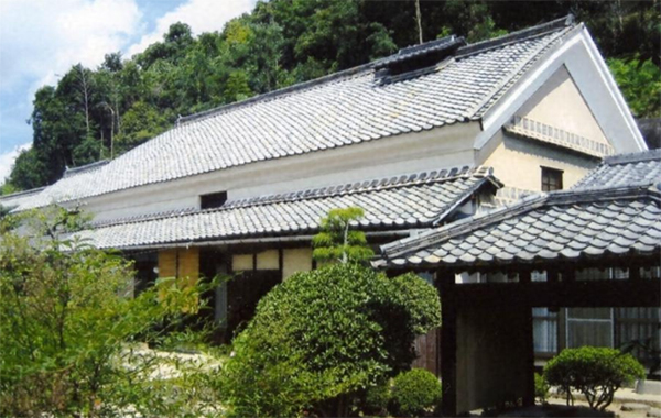 保存修理本格化へ 国登録有形文化財の信岡家住宅
