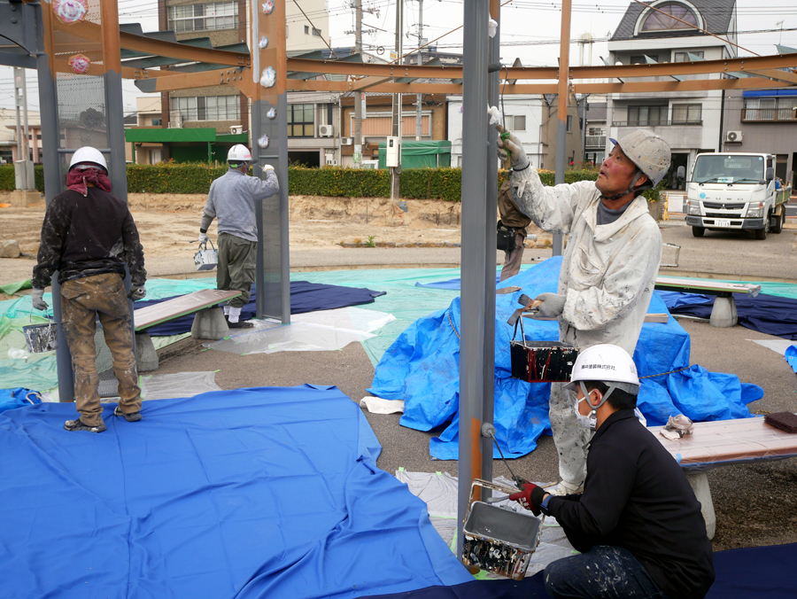 塗装団体奉仕でばら公園塗替え